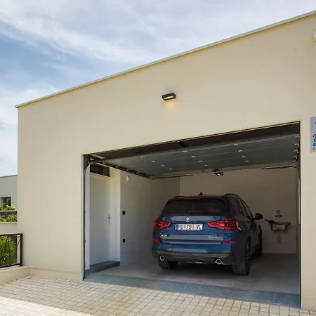 Luxury One Way Villa Banjole
