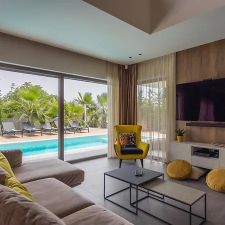 Villa Luxury One Way