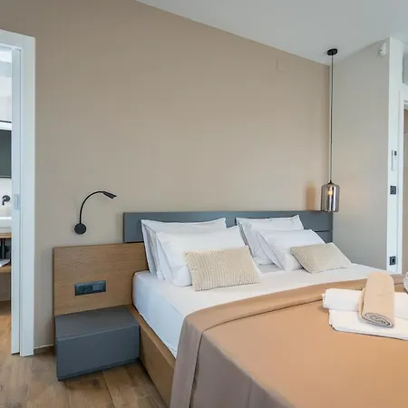 Luxury One Way Villa *