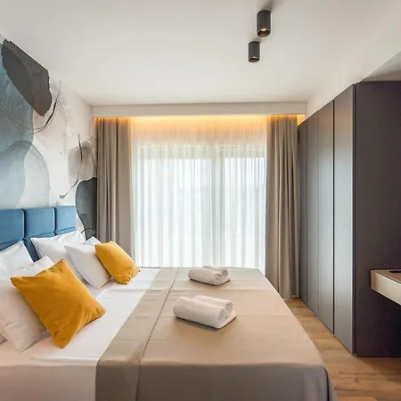 Luxury One Way Villa *