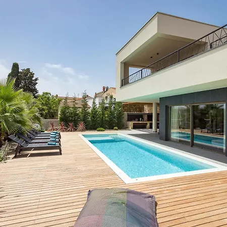 Vila One Way Istria Luxury Family With Heated Pool Included