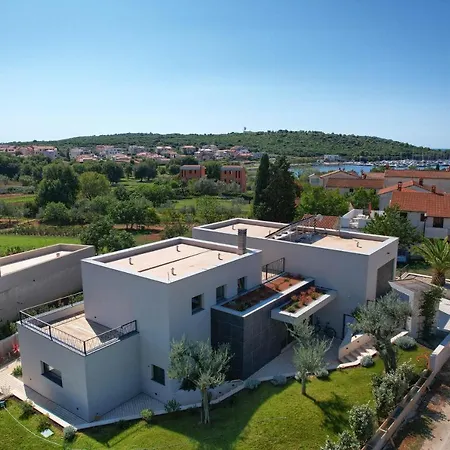 Luxury One Way Villa *