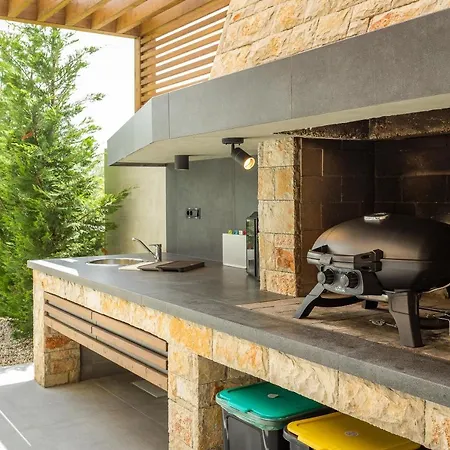 One Way Istria Luxury Family With Heated Pool Included *