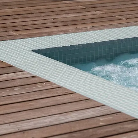 Luxury One Way Villa *
