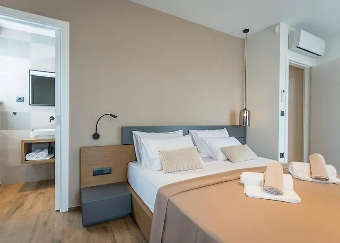 Luxury One Way Vila *