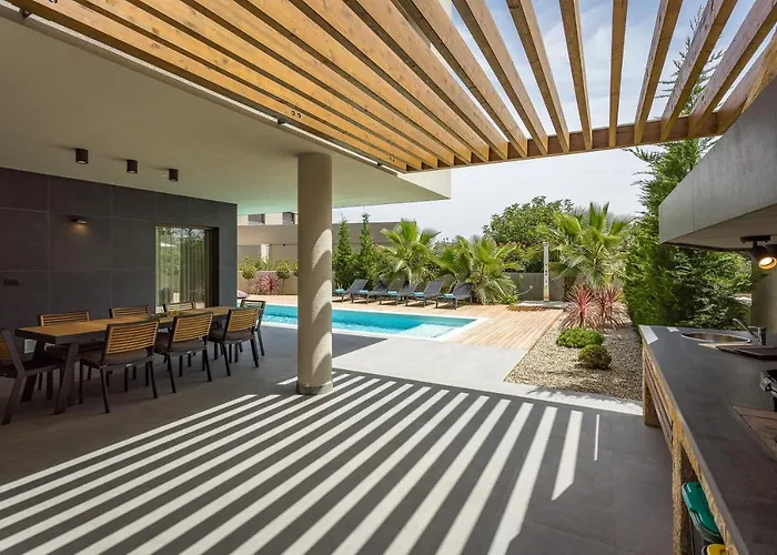 Vila Luxury One Way *