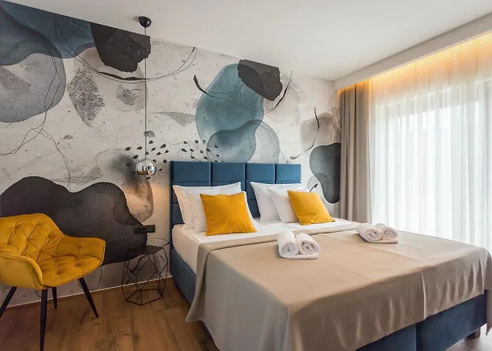 Luxury One Way * Banjole