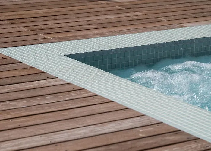 Luxury One Way Vila *