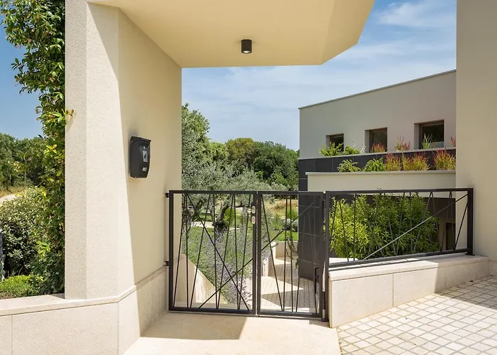 Luxury One Way Vila Banjole